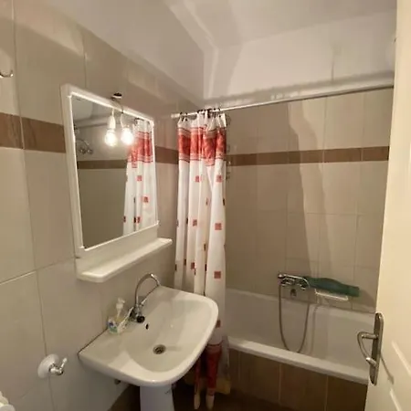 Apartment ολόκληρο διαμέρισμα στο κέντρο του μαρμαρίου *