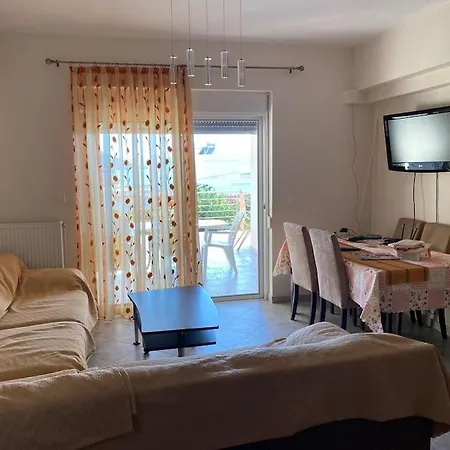 ολόκληρο διαμέρισμα στο κέντρο του μαρμαρίου