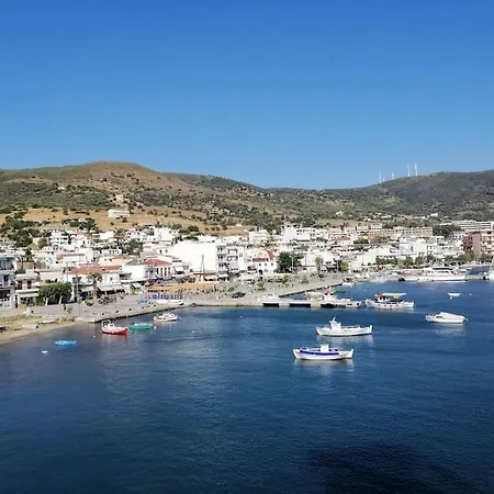 ολόκληρο διαμέρισμα στο κέντρο του μαρμαρίου * Marmari (Evia)